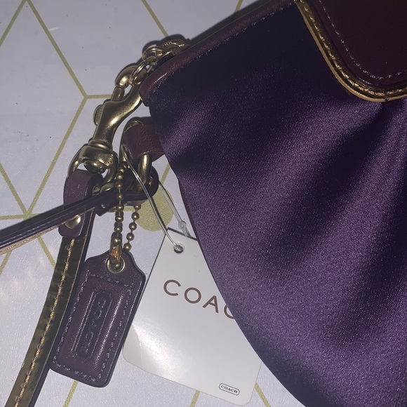 Coach wristlet - Picture 5 of 6